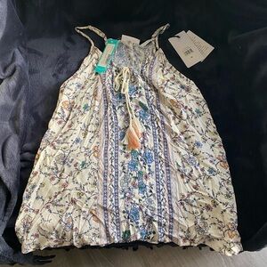 NWT LUQ Rachell Tie Detail Halter Top. Off white. Size M. Never worn.